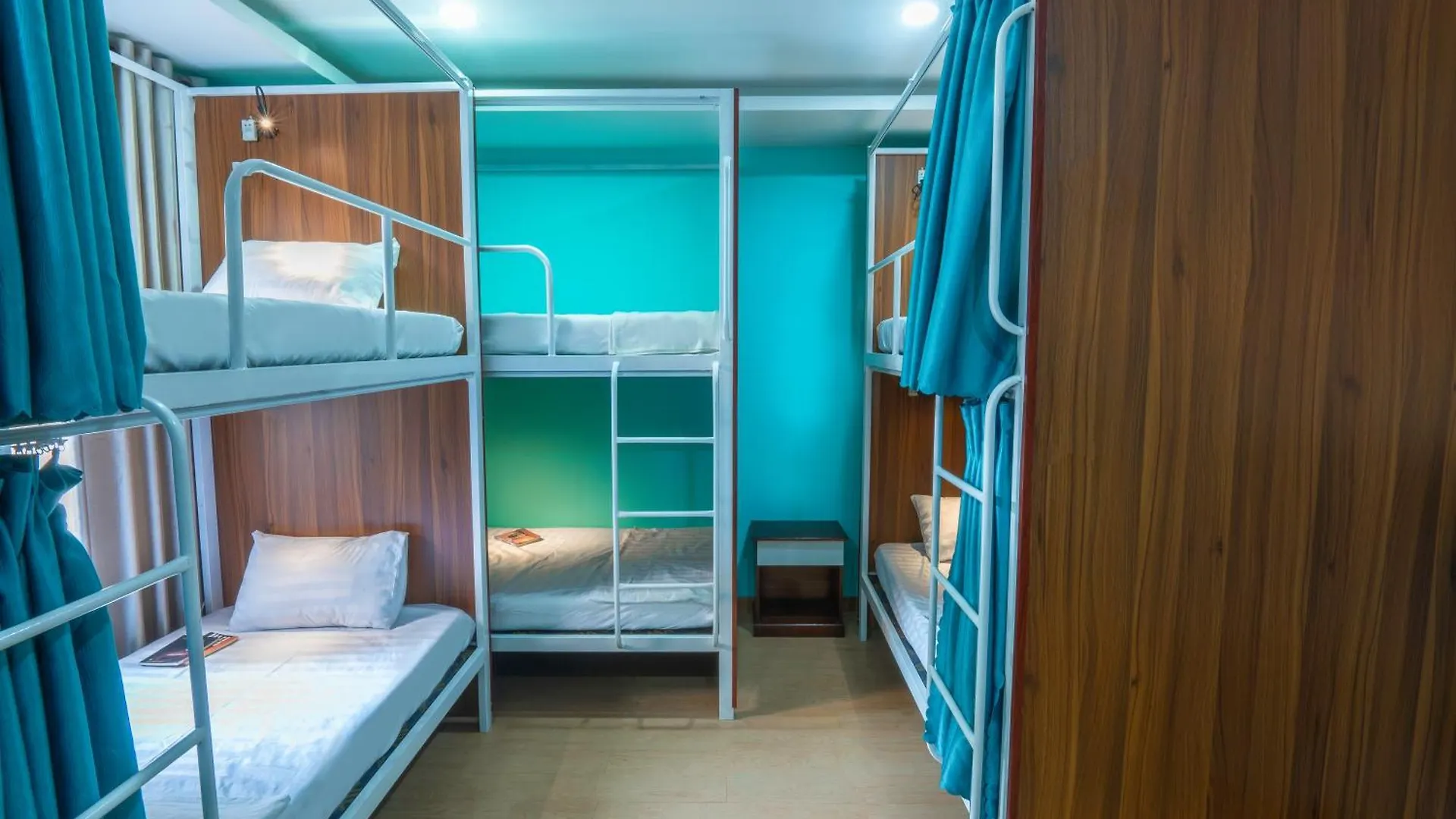 Capsule hotel Boo Beach Hostel , 24-Hour Reception & Free Billiards Da Nang
