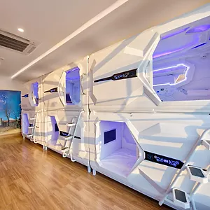 Capsule hotel Ancyra Capsule - Backpackers Paradise & Rooftop Bar, Da Nang